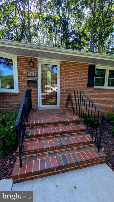 Foto del edificio - 5614 Rathbone Pl