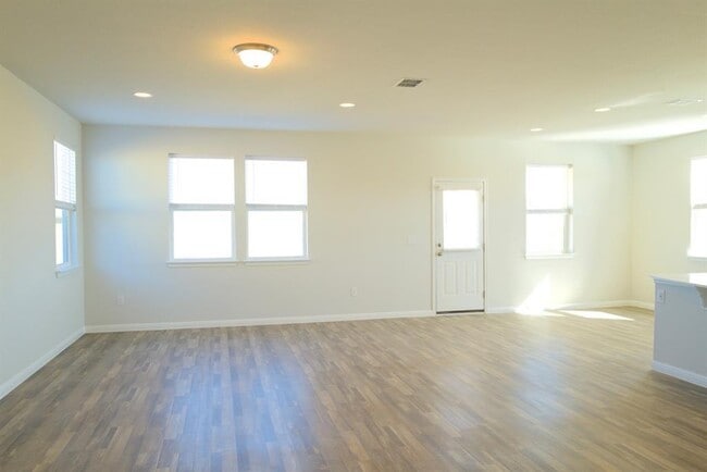 Building Photo - 6232 Mary Lewis Dr