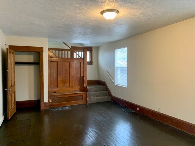 Foto del edificio - 806 Broad Ave NW