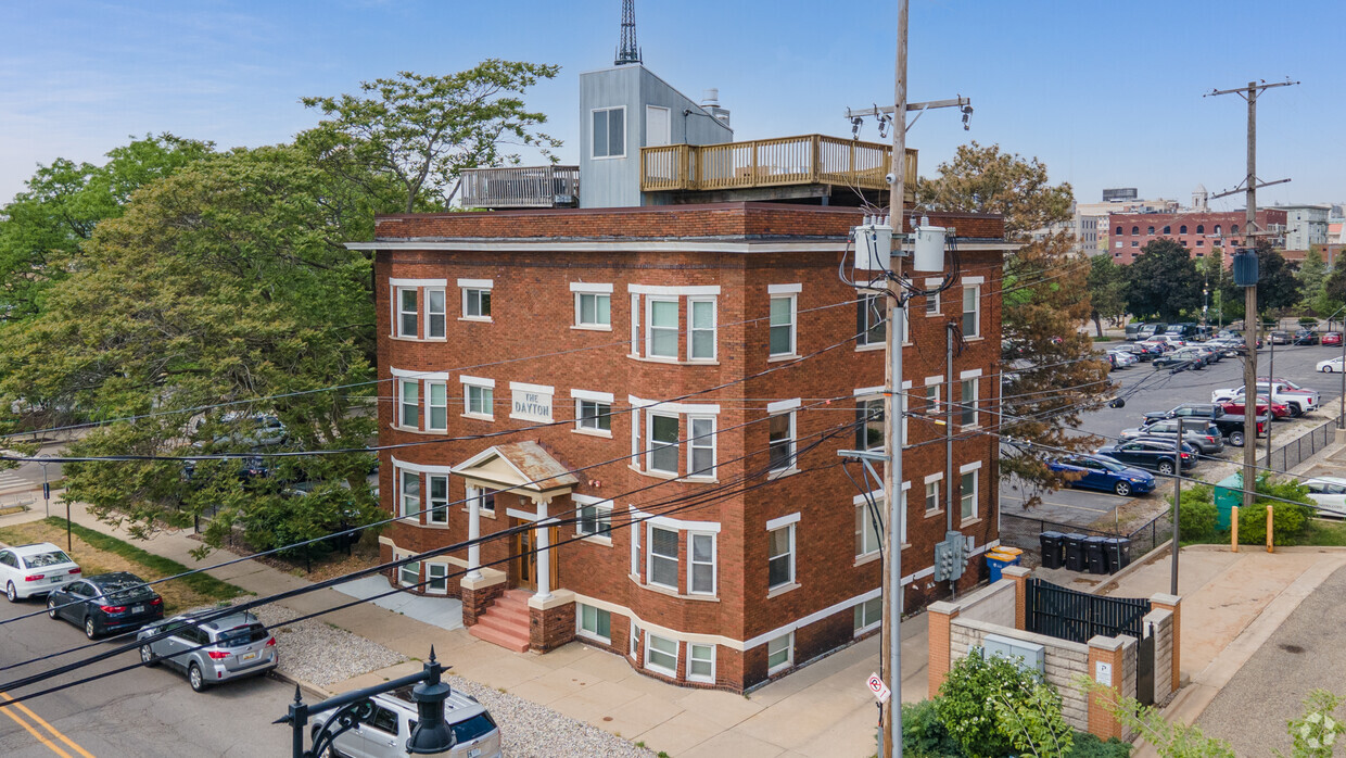 Primary Photo - Cherry Street Lofts