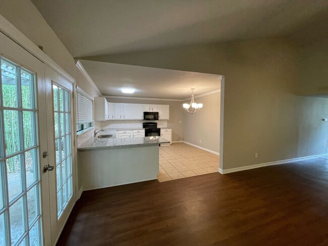 Building Photo - 4206 Cranbrook Dr