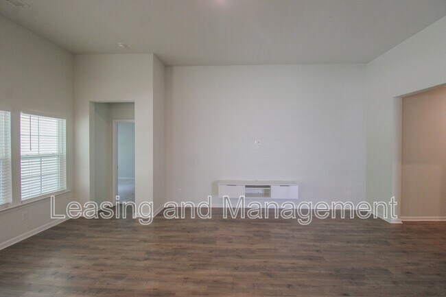 Building Photo - 150 Daniels Creek Cir