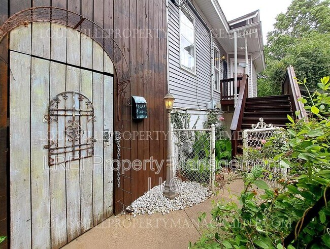 Building Photo - 4206 Southern Parkway - 3