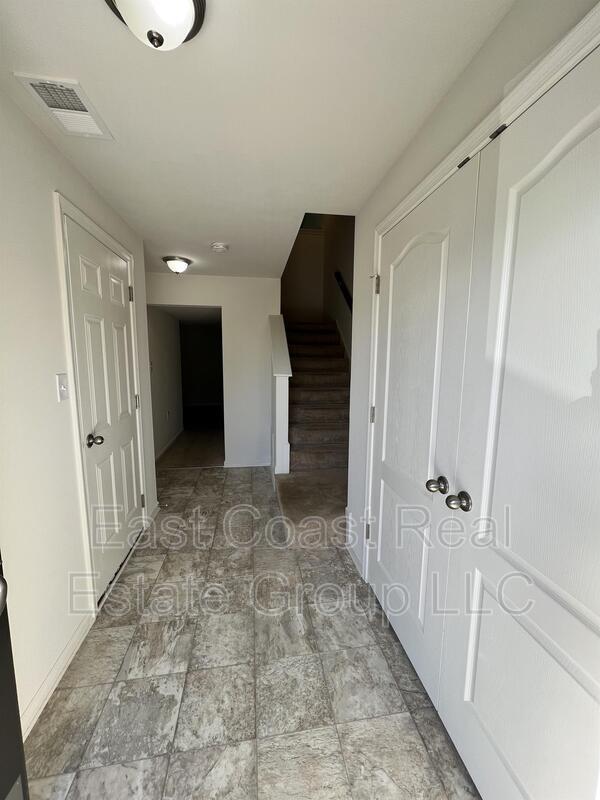 Building Photo - 82 Teakwood Dr