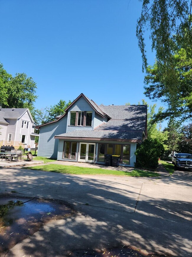 107 Lieder St, North Freedom, WI 53951 House Rental in North Freedom