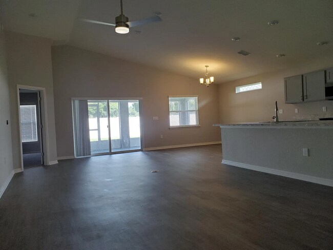 Foto del edificio - South Lakeland 3 bedroom 2 bath!