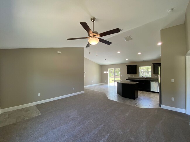 Foto del edificio - Desirable SW Ocala Neighborhood 4/2/2 *WON'T LAST*