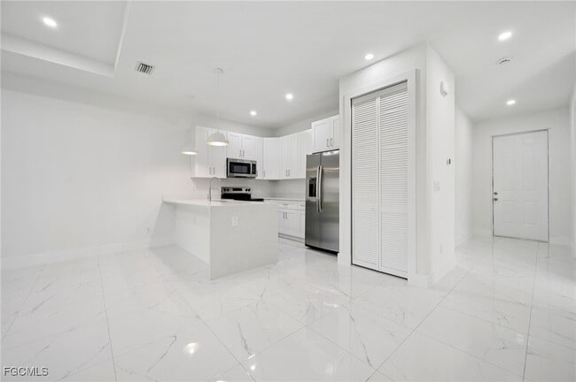 Foto del edificio - 2403 Quentin Ave S