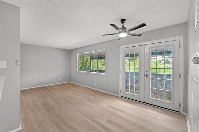 Foto del edificio - 8903 Parkfield Dr