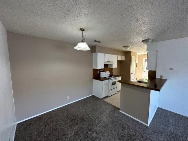 Building Photo - 2606 S Bagdad Rd