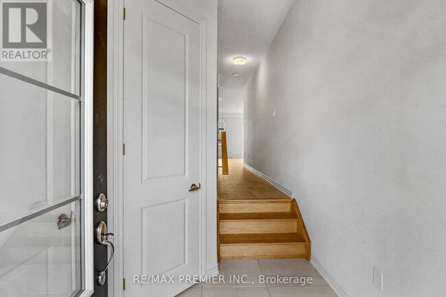 Building Photo - 535 Worden St