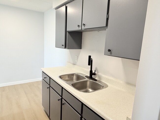 Photo du bâtiment - 591 Wellington Ave