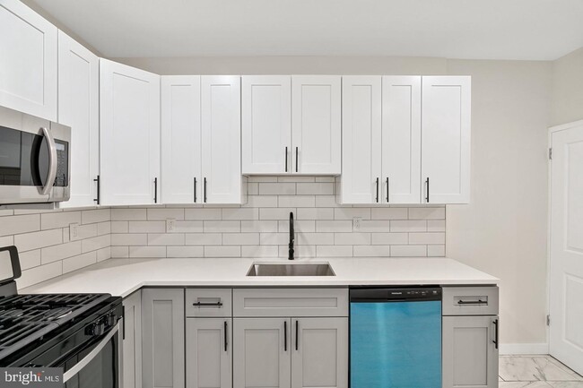 Building Photo - 1319 N 51st St