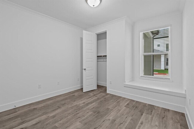 Foto del edificio - 1664 Hillside Terrace