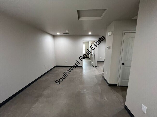 Foto del edificio - 2 BED 2 BATH APT ALL BILLS PAID!