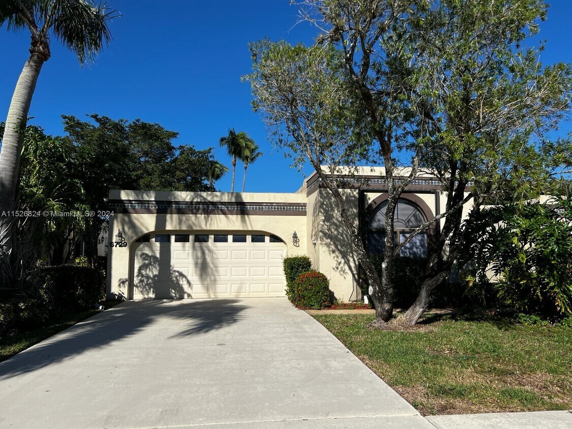 Foto principal - 6729 Palermo Way
