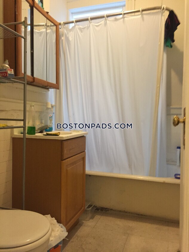 Building Photo - 1185 Boylston St