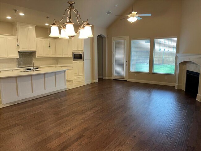 Building Photo - 6517 Mandalay Ct