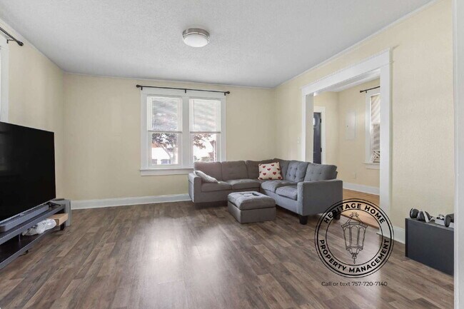 Foto del edificio - "Charming 3-Bedroom Home with Spacious Interiors in Norfolk's Heart!"
