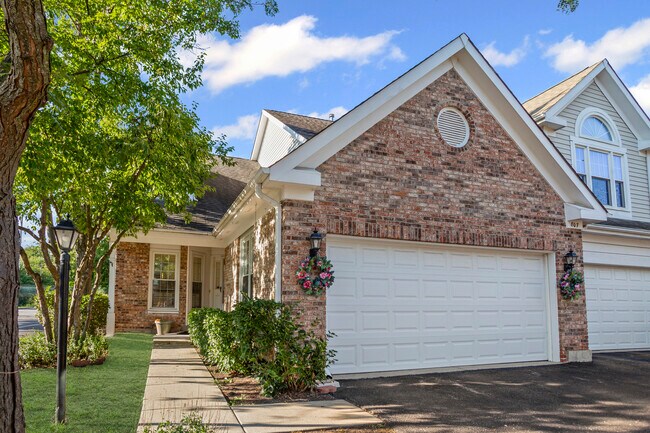 Foto del edificio - 807 Fairmont Ct