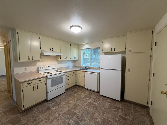 Building Photo - 2506 Jeppesen Acres Rd
