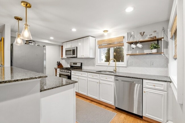 Building Photo - 59 Puritan Rd
