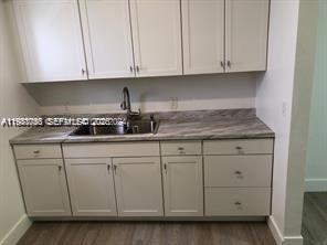 Foto del edificio - 30 S Shore Dr