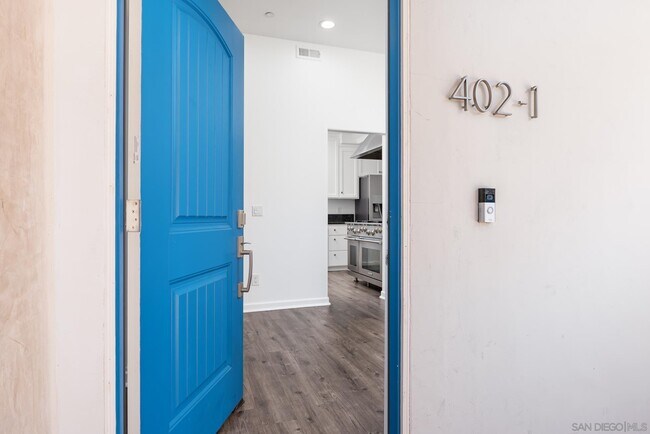 Building Photo - 402 W Lincoln Ave