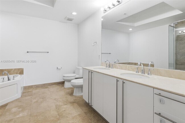 Building Photo - 3030 NE 188th St
