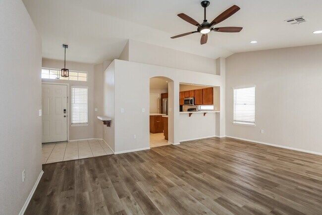 Foto del edificio - 5028 Monte Del Sol Ln