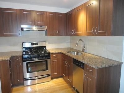 Primary Photo - 574 4th Ave