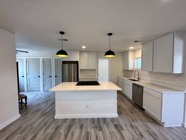 Building Photo - Just Remodeled, Stunning Upgrades! LARGE S...