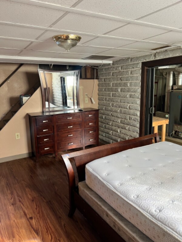 Foto del edificio - 748 Eathan Ave