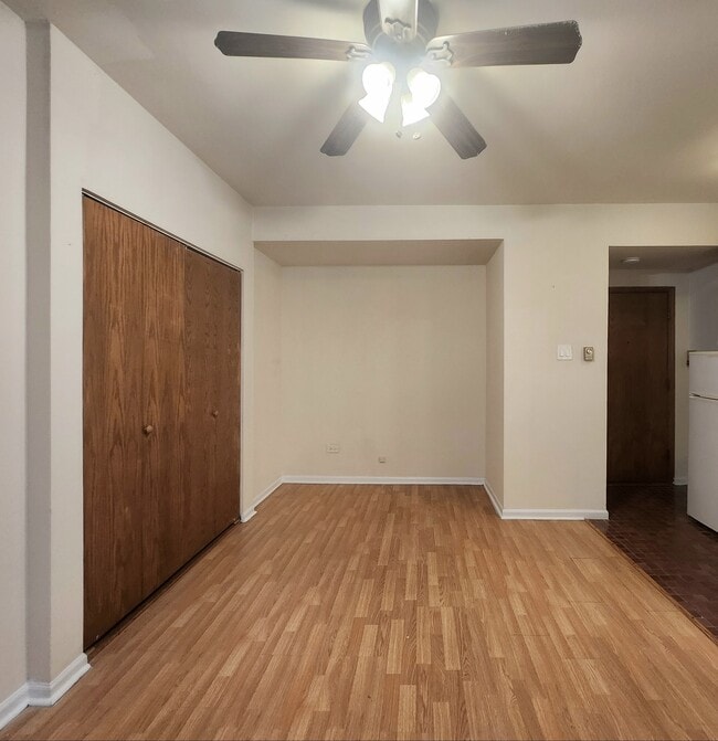 Building Photo - Virtual Showings Available  Charming Studi...