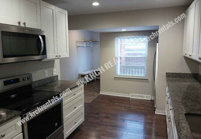 Foto del edificio - Beautiful 4-Bed, 2-Bath Home in the Heart ...