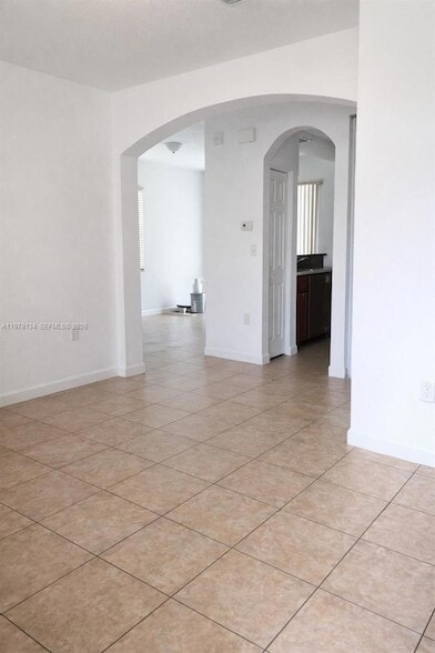 Building Photo - 3065 SE 1st Dr