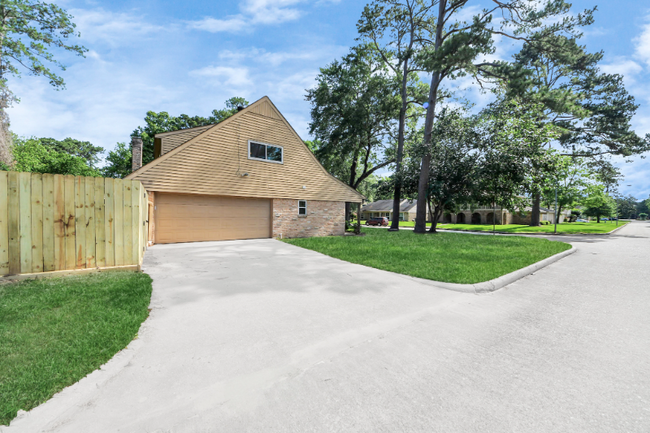 Building Photo - 25603 Pine Acres Cir