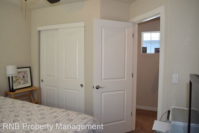 Building Photo - 3 br, 2.5 bath House - 185 Hickory Street