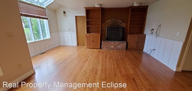 Building Photo - 3 br, 2.5 bath House - 18144 SE 42nd Pl.