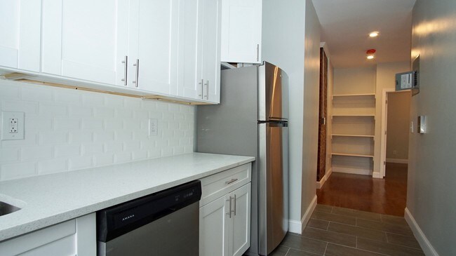 Foto del edificio - 530 Isham St