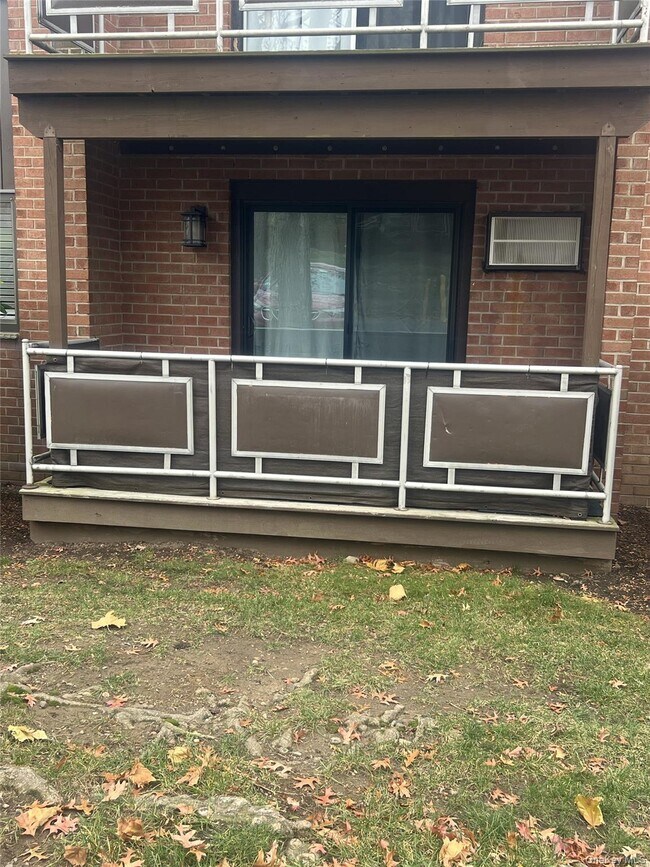 Foto del edificio - 8 Brevoort Dr