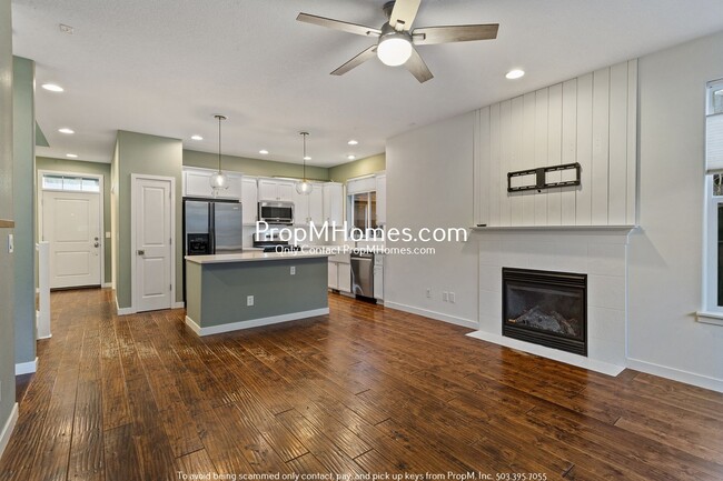 Building Photo - Three Bedroom Charmer in Jennings Lodge!