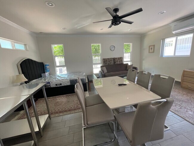 Foto del edificio - 20227 Leadwell St