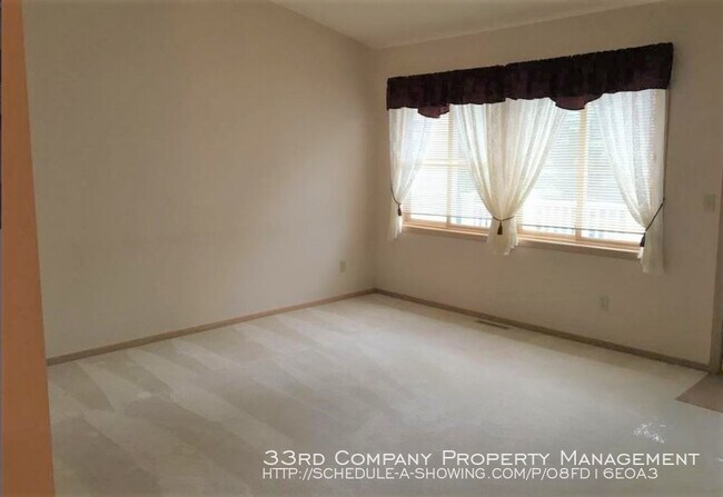 Building Photo - Great Location – Coon Rapids Townhome!