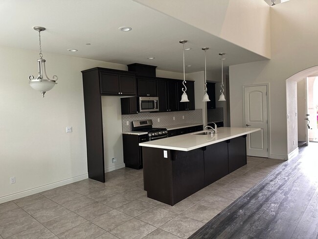 Building Photo - Just reduced! Beautiful home in templeton