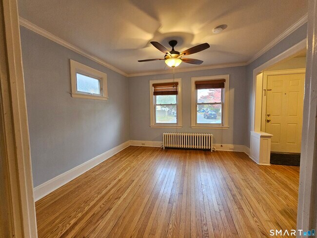 Foto del edificio - 57 Dalewood Ave