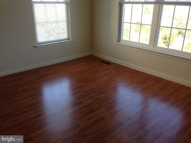 Building Photo - 25325 Crossfield Dr