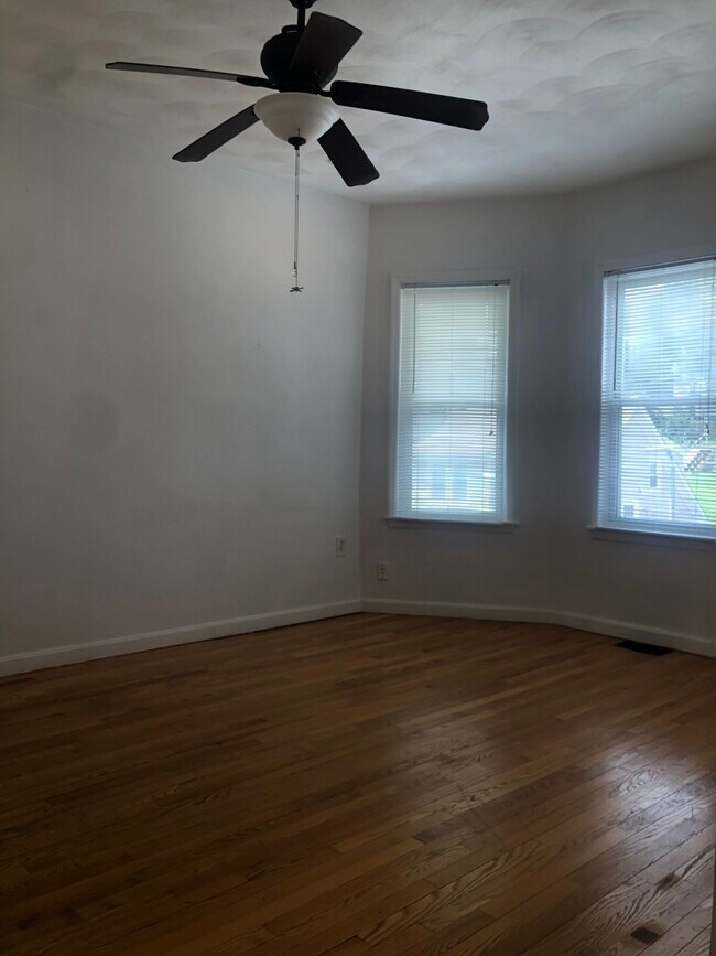 Building Photo - 67 Bellevue St