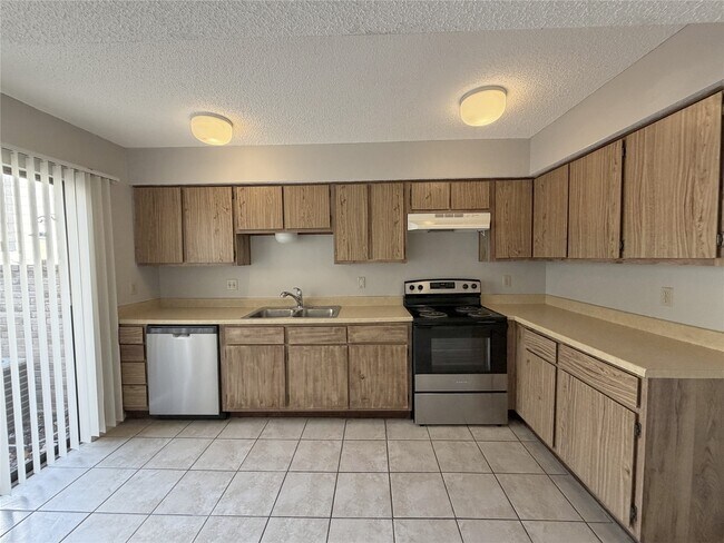 Foto del edificio - 13611 Garden Grove Ct