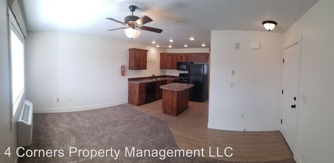Foto del edificio - 892 Everett Pl